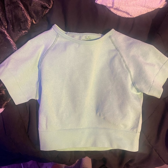 light green active workout top - Picture 2 of 2